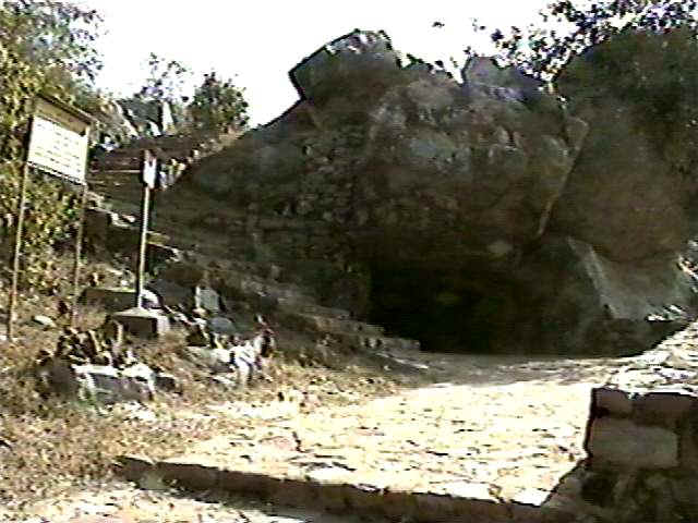 raj181.jpg (50428 bytes)