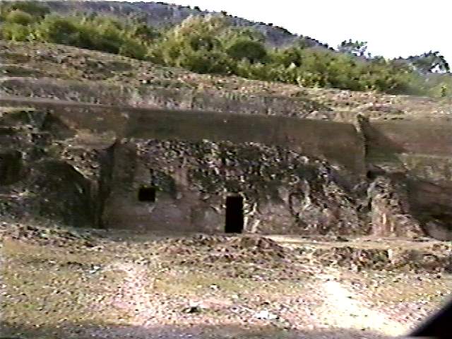 rajgir14.jpg (57267 bytes)